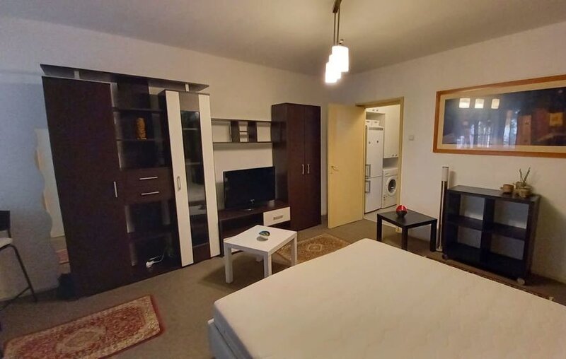 Berceni, Grand Arena, str. Turnu Magurele,